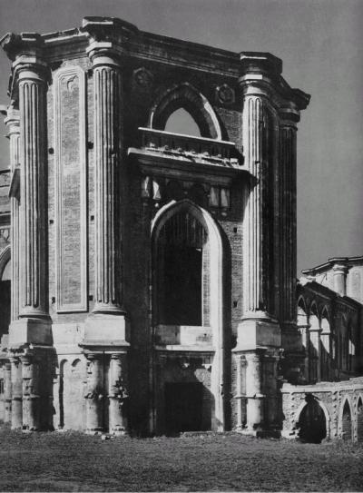 Иллюстрация к книге — Боярские дворы [i_078.jpg]