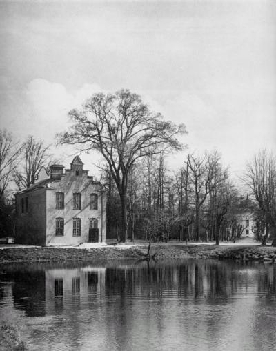 Иллюстрация к книге — Боярские дворы [i_087.jpg]