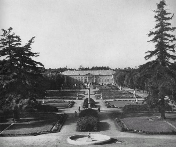 Иллюстрация к книге — Боярские дворы [i_094.jpg]