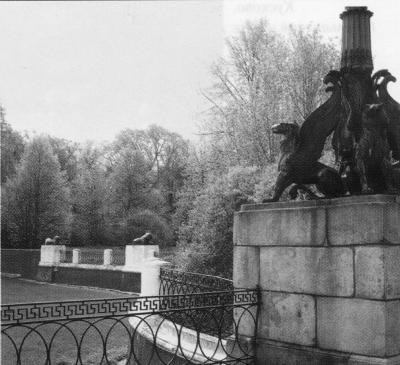 Иллюстрация к книге — Боярские дворы [i_115.jpg]