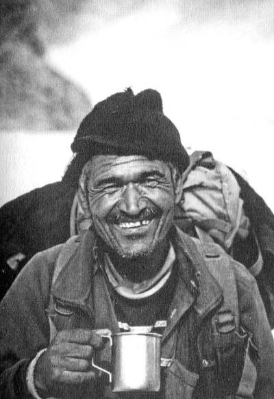 Иллюстрация к книге — Три чашки чая [i_005.jpg]