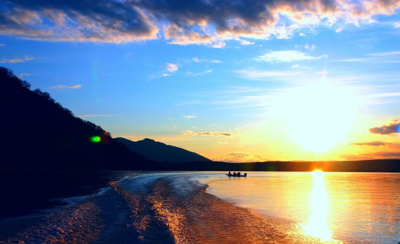 Иллюстрация к книге — Горизонт края света [image1_53bd6a5399159a293a8b456d_jpg.jpg]