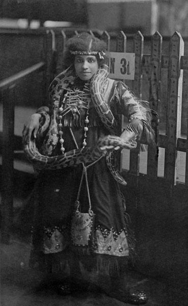 Иллюстрация к книге — Город Пустых. Побег из дома странных детей [i_055.jpg]