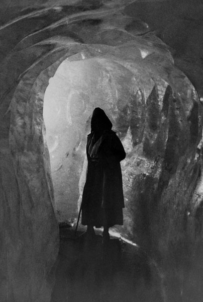 Иллюстрация к книге — Город Пустых. Побег из дома странных детей [i_058.jpg]