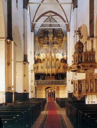 Иллюстрация к книге — Я украду твой голос [imgE7B9.jpg]