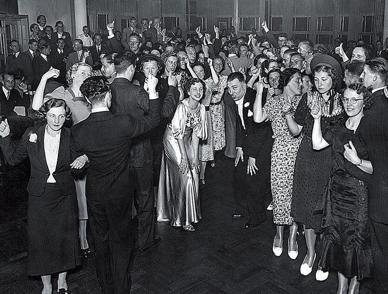 Иллюстрация к книге — Танцующая в Аушвице [i_011.jpg]