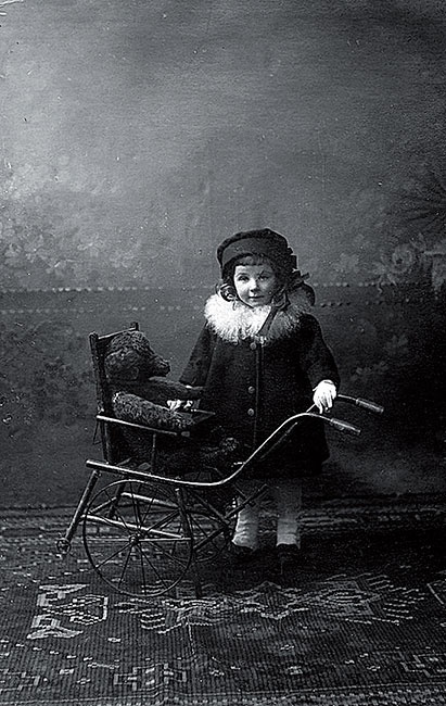 Иллюстрация к книге — Танцующая в Аушвице [i_022.jpg]