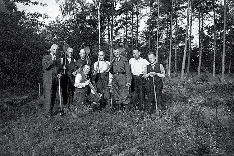 Иллюстрация к книге — Танцующая в Аушвице [i_028.jpg]