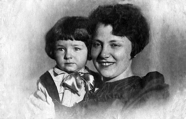 Иллюстрация к книге — Записки кинорежиссера о многих и немного о себе [i_001.jpg]