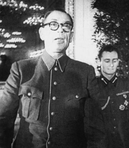 Иллюстрация к книге — Власов против Сталина. Трагедия русской освободительной армии 1944-1945 год [i_014.jpg]