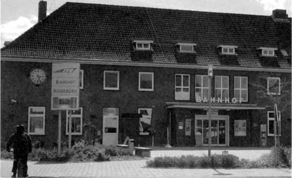 Иллюстрация к книге — Записки рядового радиста. Фронт. Плен. Возвращение. 1941-1946 [i_009.jpg]