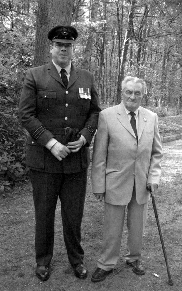 Иллюстрация к книге — Записки рядового радиста. Фронт. Плен. Возвращение. 1941-1946 [i_023.jpg]