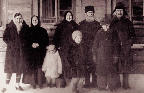 Иллюстрация к книге — Странники войны. Воспоминания детей писателей. 1941-1944 [Autogen_eBook_id182.jpg]