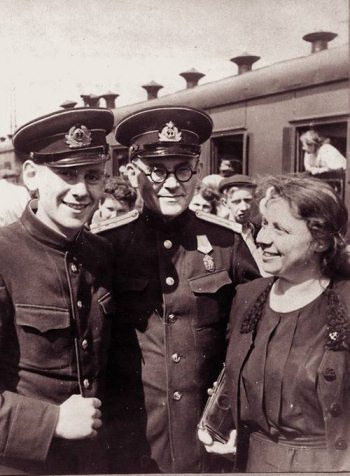 Иллюстрация к книге — Странники войны. Воспоминания детей писателей. 1941-1944 [Autogen_eBook_id192.jpg]