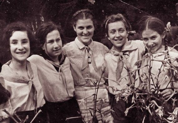 Иллюстрация к книге — Странники войны. Воспоминания детей писателей. 1941-1944 [Autogen_eBook_id68.jpg]