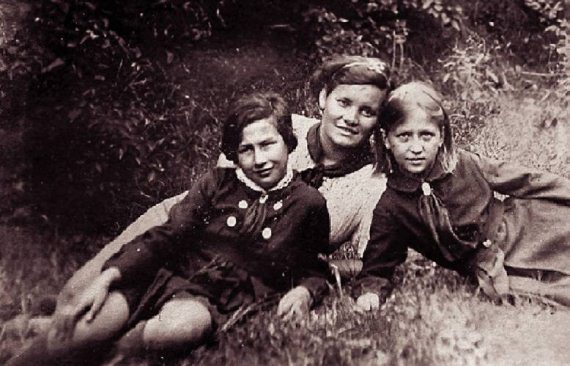 Иллюстрация к книге — Странники войны. Воспоминания детей писателей. 1941-1944 [Autogen_eBook_id74.jpg]