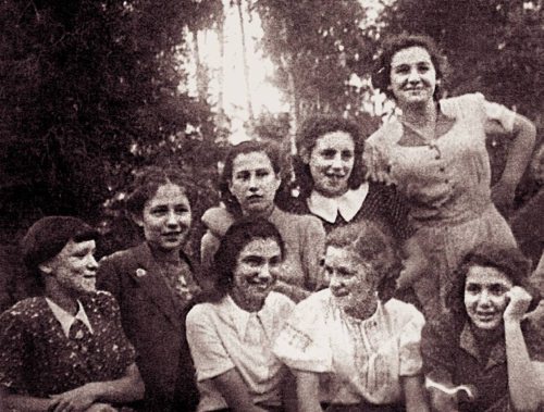 Иллюстрация к книге — Странники войны. Воспоминания детей писателей. 1941-1944 [Autogen_eBook_id83.jpg]