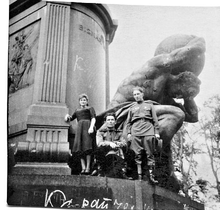 Иллюстрация к книге — За плечами ХХ век [Autogen_eBook_id36.jpg]