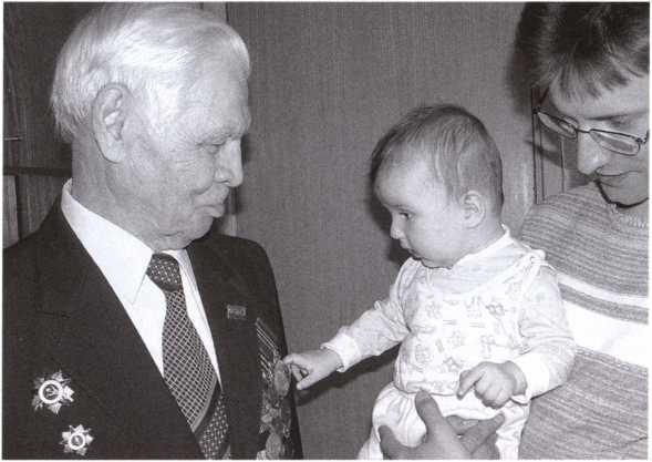 Иллюстрация к книге — Выжить и вернуться. Одиссея советского военнопленного. 1941-1945 [i_027.jpg]