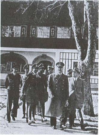 Иллюстрация к книге — Мартин Борман. Неизвестный рейхслейтер. 1936-1945 [i_006.jpg]