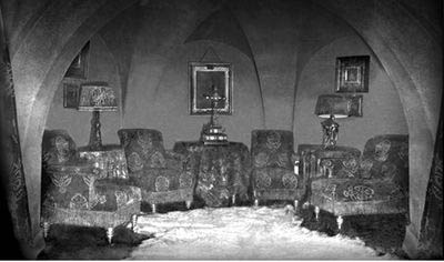 Иллюстрация к книге — Caprichos. Дело об убийстве Распутина [i_006.jpg]