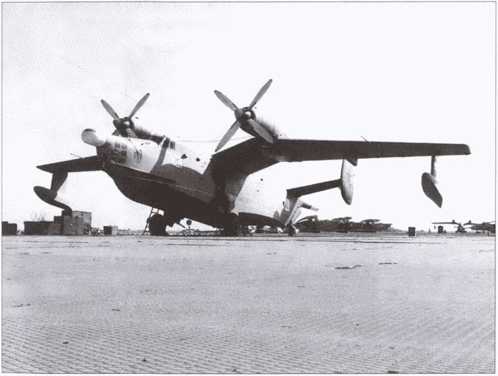 Иллюстрация к книге — "Непотопляемый авианосец" Крым. 1945-2014 [i_012.jpg]