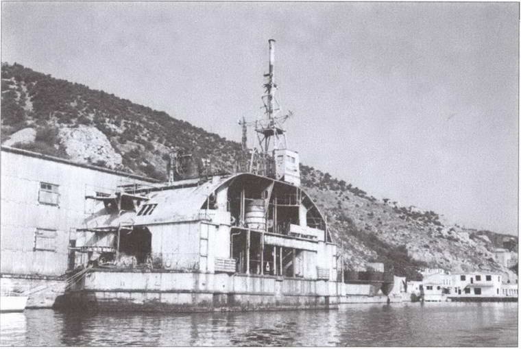 Иллюстрация к книге — "Непотопляемый авианосец" Крым. 1945-2014 [i_015.jpg]