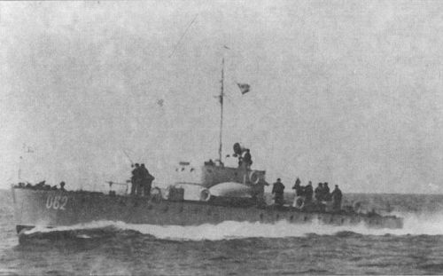 Иллюстрация к книге — Адмирал Октябрьский против Муссолини [_09.jpg]