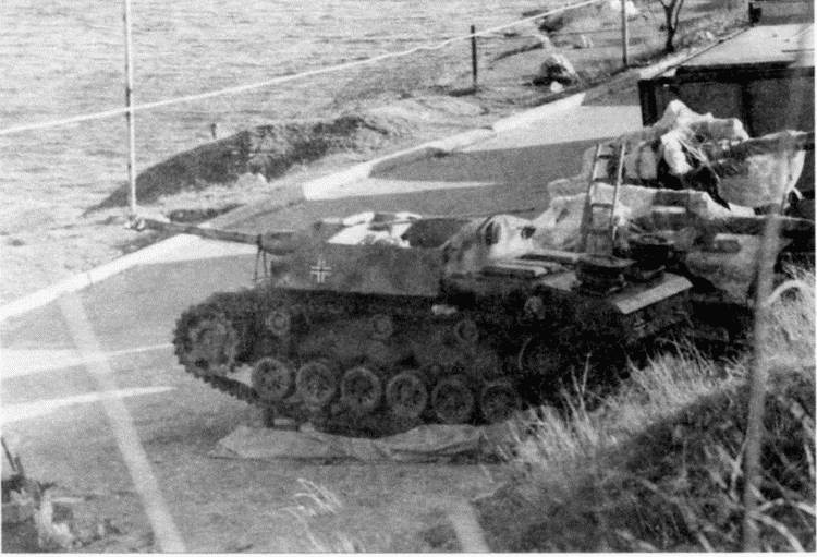 Иллюстрация к книге — Черноморский флот в трех войнах и трех революциях [i_064.jpg]