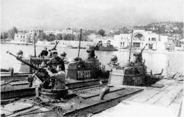 Иллюстрация к книге — Черноморский флот в трех войнах и трех революциях [i_070.jpg]