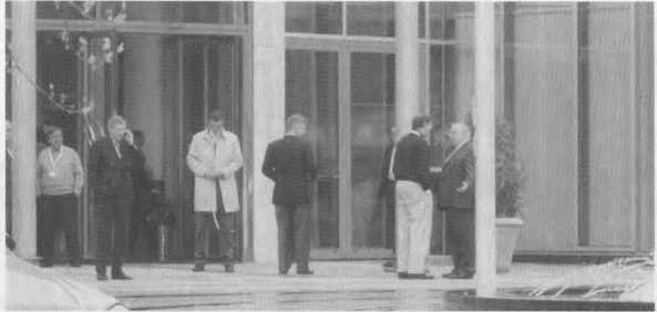 Иллюстрация к книге — Кто правит миром? Или вся правда о Бильдербергском клубе [i_008.jpg]