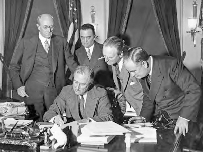 Иллюстрация к книге — ФБР. Правдивая история [i_003.jpg]