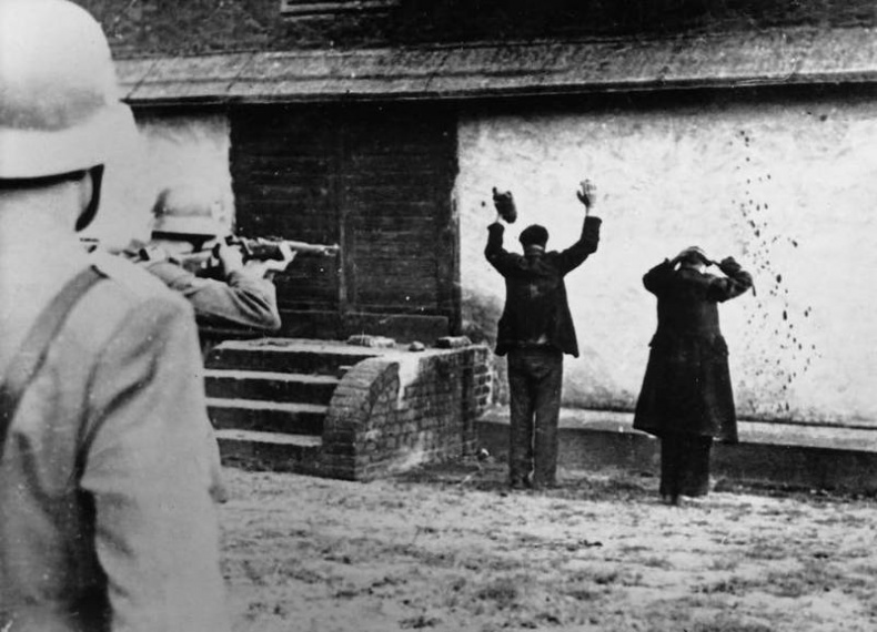 Иллюстрация к книге — Освенцим. Нацисты и "окончательное решение еврейского вопроса" [i_004.jpg]