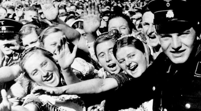 Иллюстрация к книге — Темная харизма Адольфа Гитлера. Ведущий миллионы в пропасть [i_013.jpg]