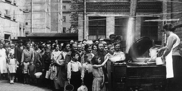 Иллюстрация к книге — Как Черчилль развязал Вторую Мировую. Главный виновник войны [i_005.jpg]