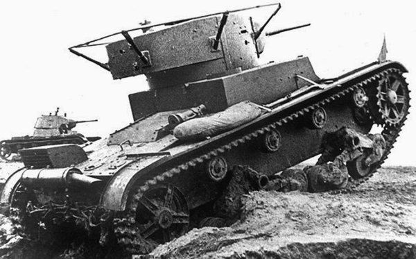 Иллюстрация к книге — Как Черчилль развязал Вторую Мировую. Главный виновник войны [i_041.jpg]