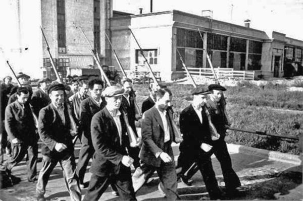 Иллюстрация к книге — Как Черчилль развязал Вторую Мировую. Главный виновник войны [i_052.jpg]