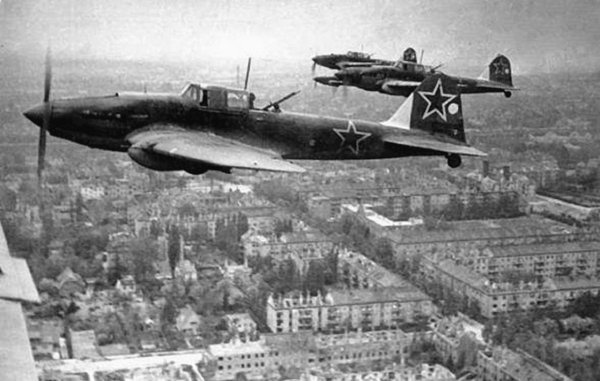 Иллюстрация к книге — Как Черчилль развязал Вторую Мировую. Главный виновник войны [i_061.jpg]