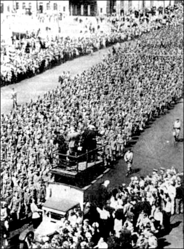 Иллюстрация к книге — "Крестовый поход на Восток". Гитлеровская Европа против России [_014.jpg]