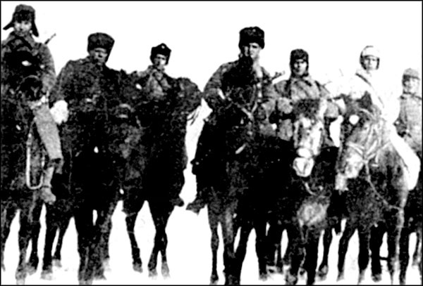 Иллюстрация к книге — "Крестовый поход на Восток". Гитлеровская Европа против России [_019.jpg]