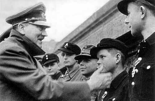 Иллюстрация к книге — Асы и пропаганда. Дутые победы Люфтваффе [i_113.jpg]