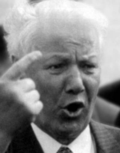 Иллюстрация к книге — Госбесы. Кровавая гэбня и "живой труп" [i_008.jpg]