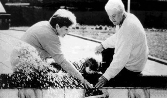 Иллюстрация к книге — Госбесы. Кровавая гэбня и "живой труп" [i_020.jpg]