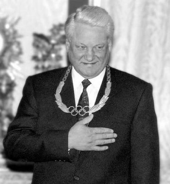 Иллюстрация к книге — Госбесы. Кровавая гэбня и "живой труп" [i_023.jpg]