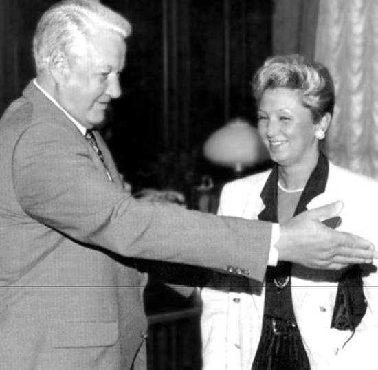 Иллюстрация к книге — Госбесы. Кровавая гэбня и "живой труп" [i_024.jpg]