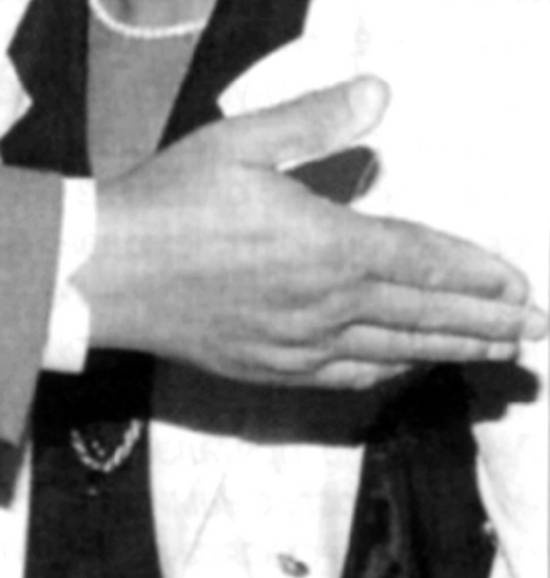 Иллюстрация к книге — Госбесы. Кровавая гэбня и "живой труп" [i_026.jpg]