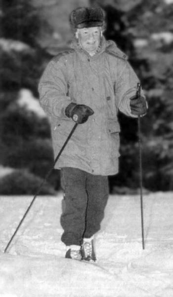 Иллюстрация к книге — Госбесы. Кровавая гэбня и "живой труп" [i_032.jpg]