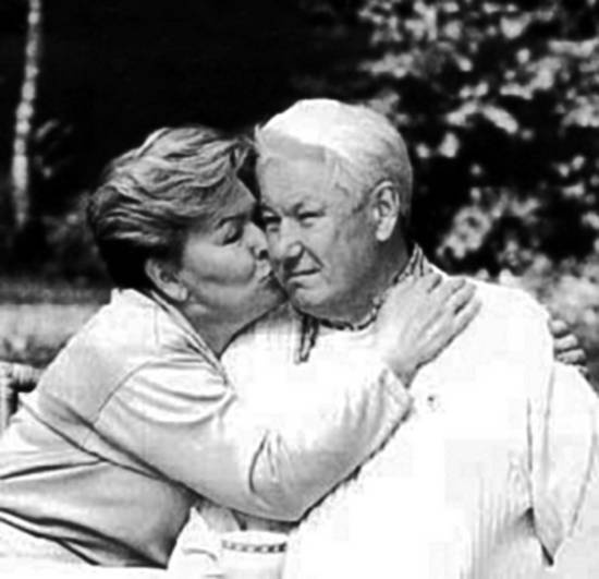 Иллюстрация к книге — Госбесы. Кровавая гэбня и "живой труп" [i_043.jpg]