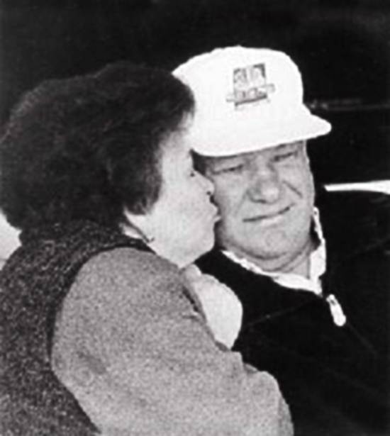 Иллюстрация к книге — Госбесы. Кровавая гэбня и "живой труп" [i_044.jpg]