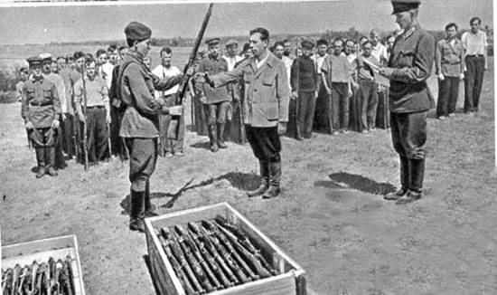 Иллюстрация к книге — По повестке и по призыву. Некадровые солдаты Великой Отечественной [_008.jpg]